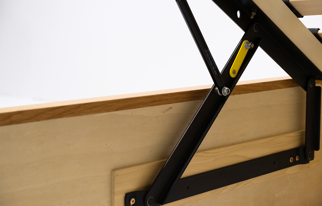 Norwish Lift Up Queen Bed
