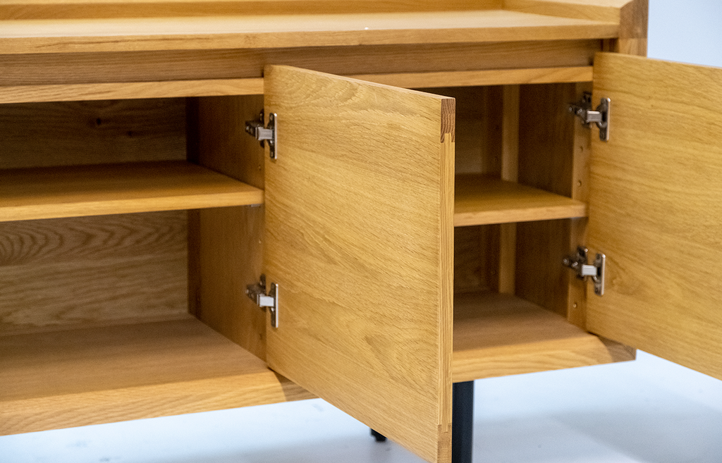 Peninsular 3 Door Entertainment Unit